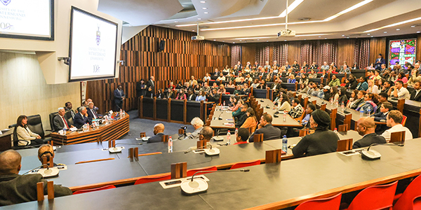 President of Portugal engages with students in Senate Room